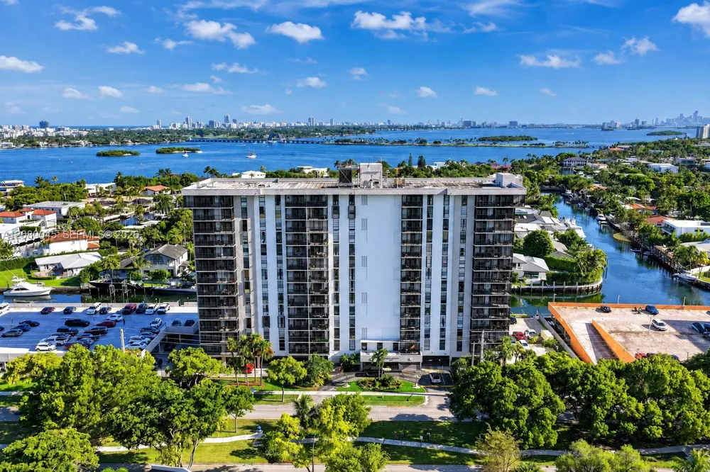 2500 NE 135th St #C311 North Miami, FL 33181