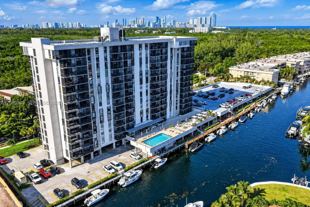 2500 NE 135th St #C311 North Miami, FL 33181