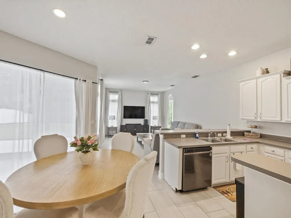 16437 TUDOR GROVE DRIVE Orlando, FL 32828