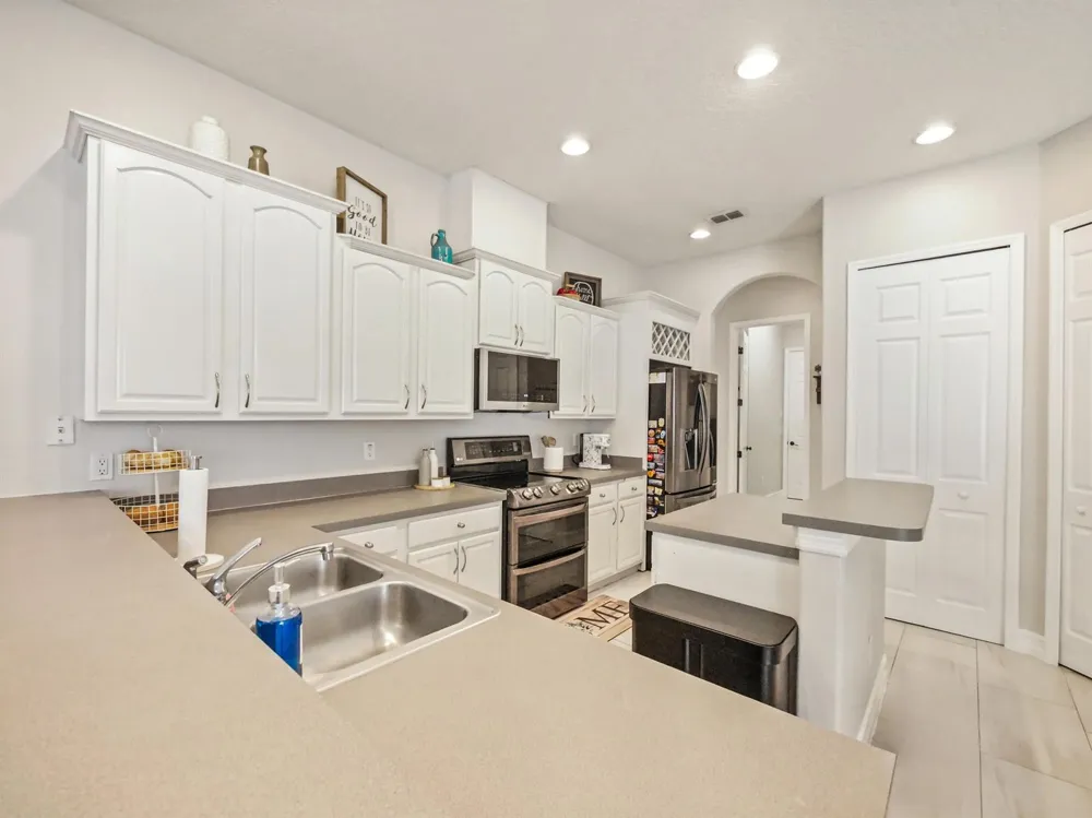 16437 TUDOR GROVE DRIVE Orlando, FL 32828
