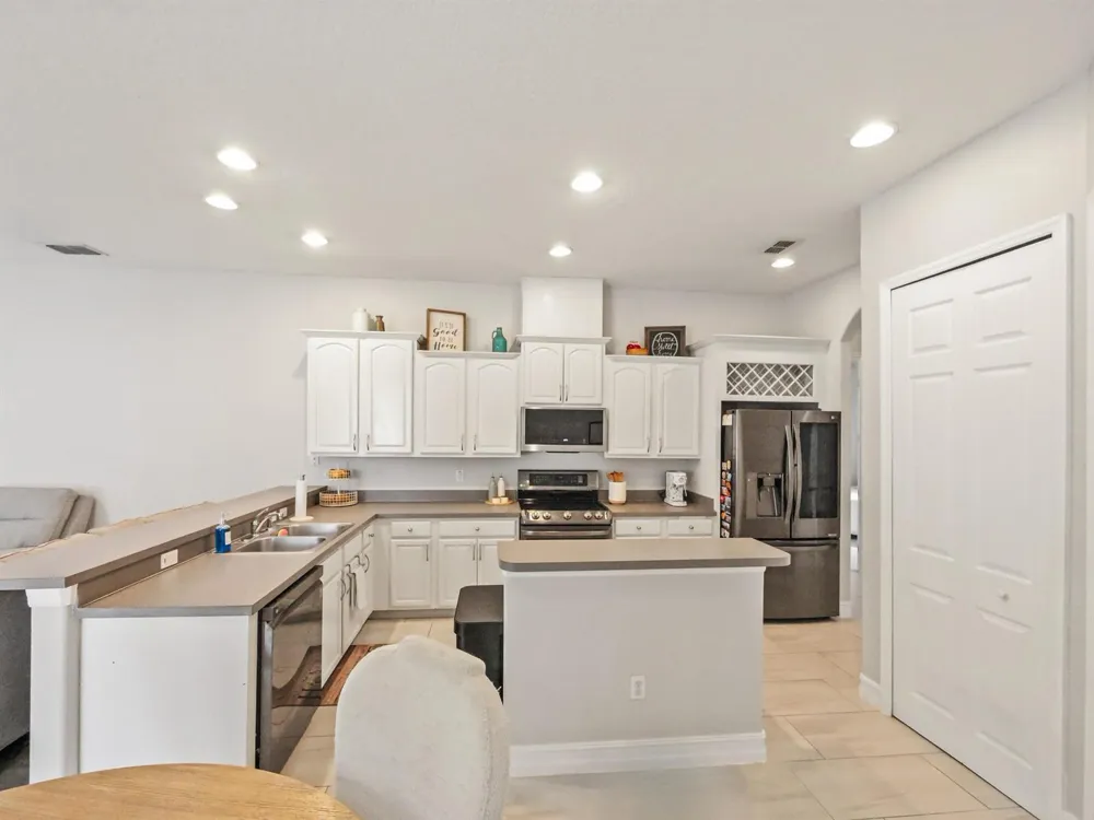 16437 TUDOR GROVE DRIVE Orlando, FL 32828