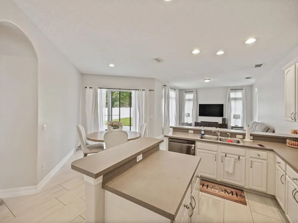 16437 TUDOR GROVE DRIVE Orlando, FL 32828