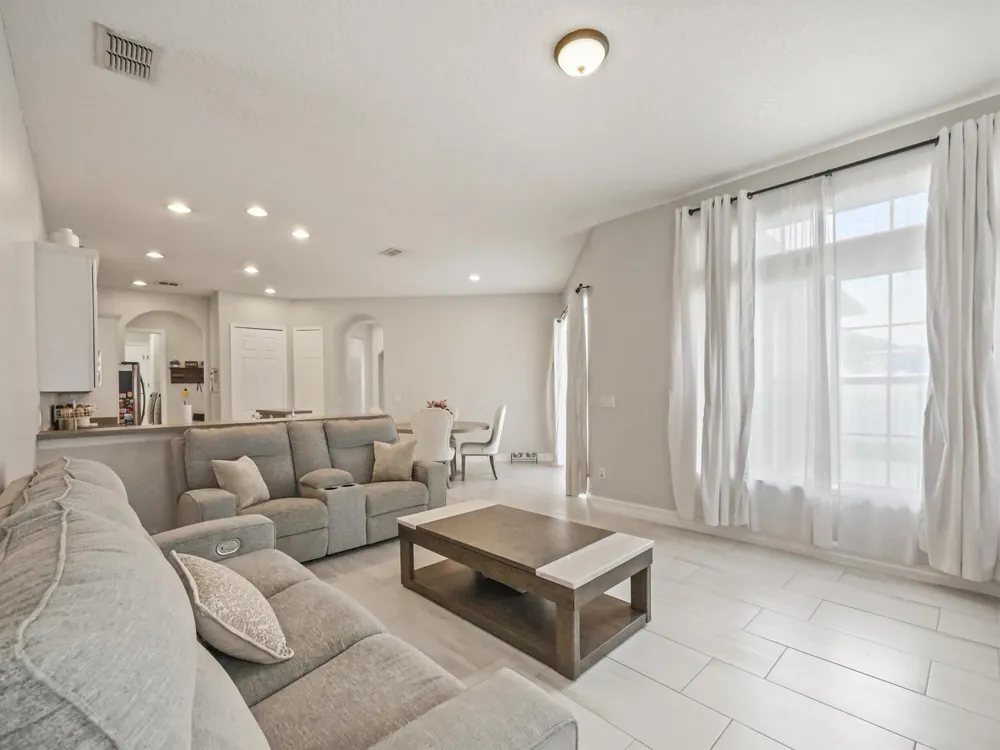 16437 TUDOR GROVE DRIVE Orlando, FL 32828