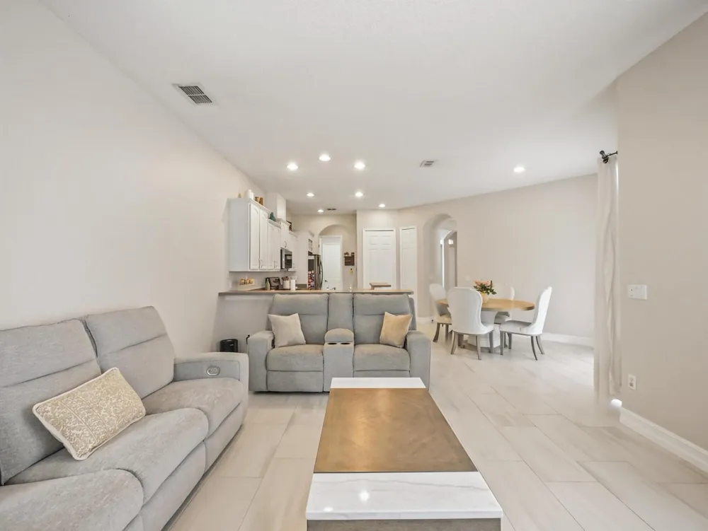 16437 TUDOR GROVE DRIVE Orlando, FL 32828