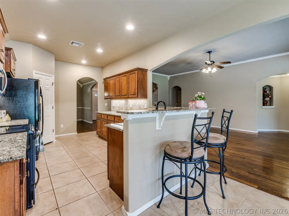 7521 E Galveston Street Broken Arrow, OK 74014