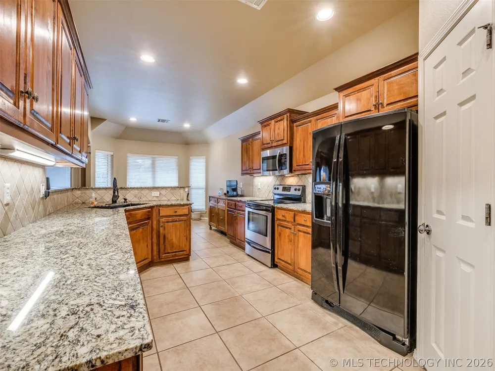 7521 E Galveston Street Broken Arrow, OK 74014
