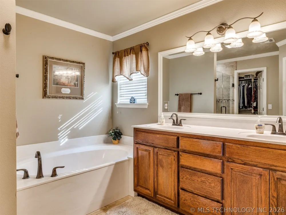 7521 E Galveston Street Broken Arrow, OK 74014
