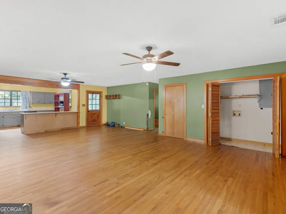 107 Midway RD Barnesville, GA 30204