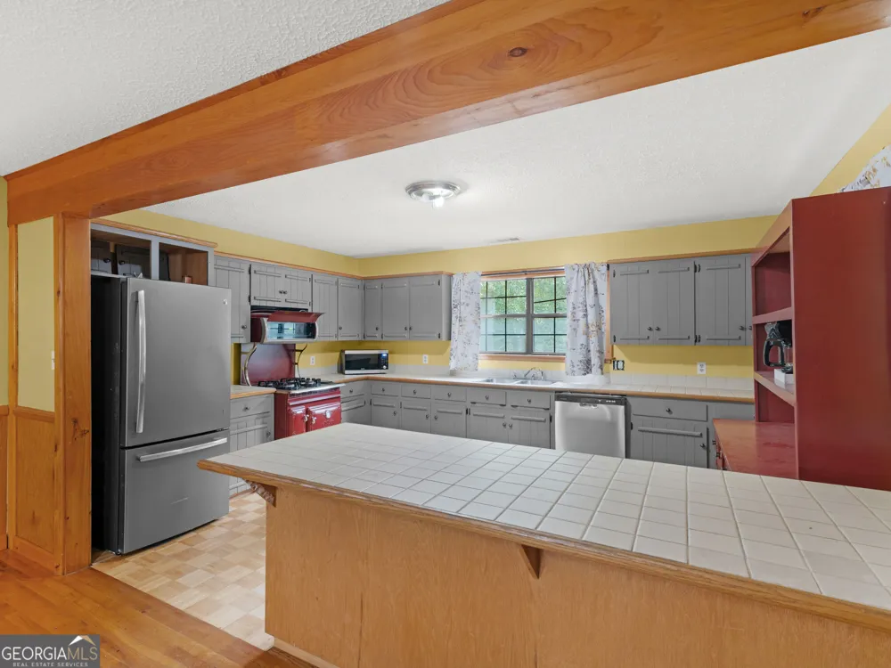 107 Midway RD Barnesville, GA 30204