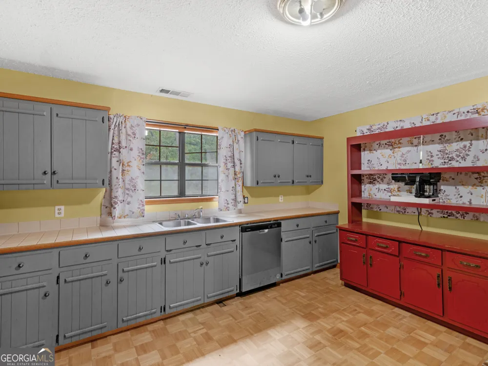 107 Midway RD Barnesville, GA 30204