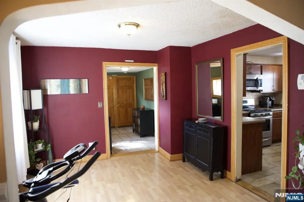 81 Prospect Terrace Teaneck, NJ 07666