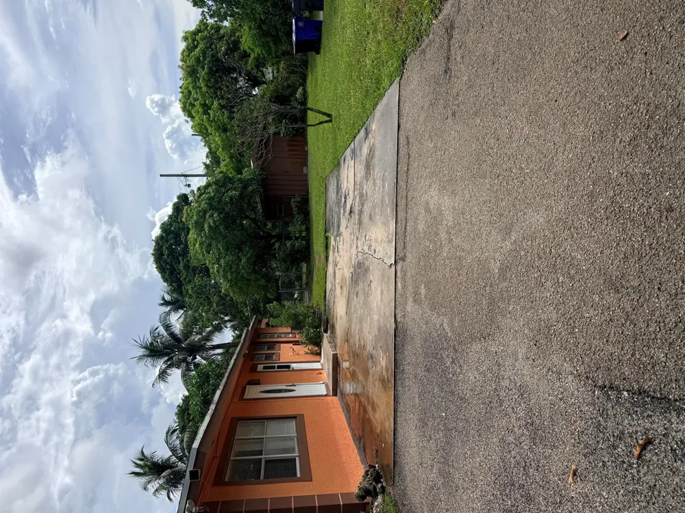 1643 NW 11TH AVENUE Fort Lauderdale, FL 33311