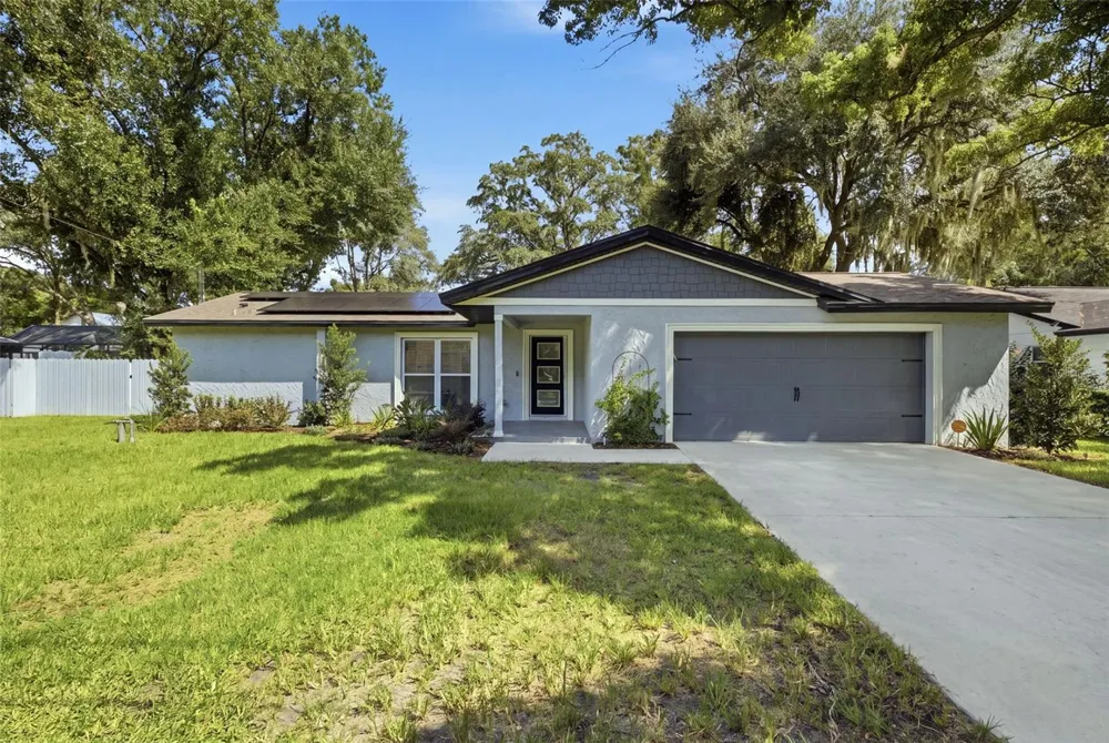 2005 RUSSELL DRIVE Tampa, FL 33618