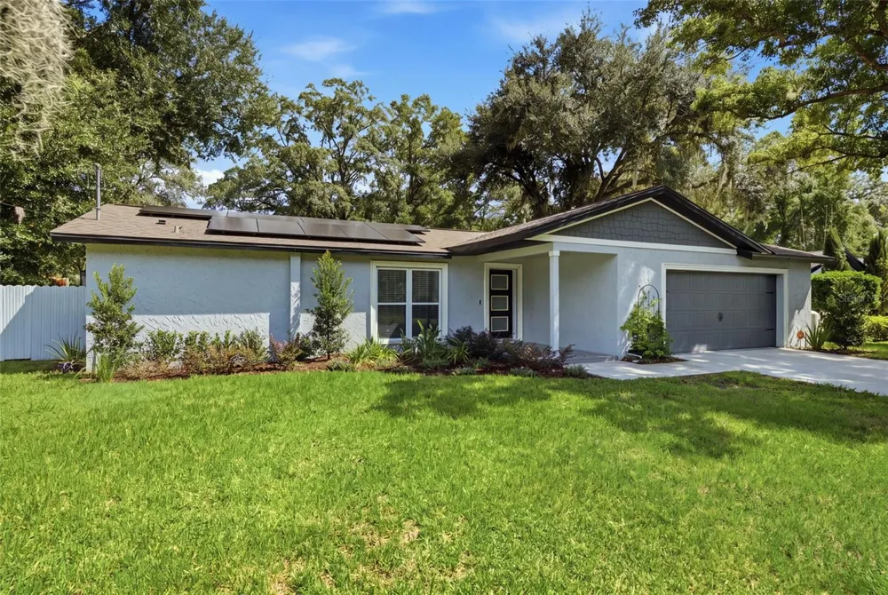 2005 RUSSELL DRIVE Tampa, FL 33618
