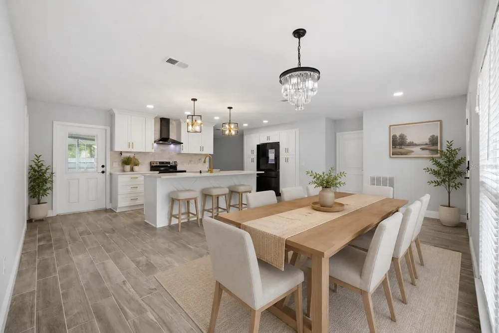 2005 RUSSELL DRIVE Tampa, FL 33618