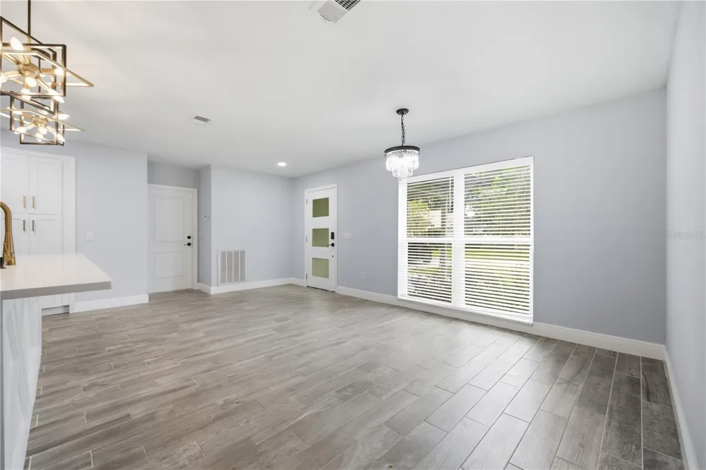 2005 RUSSELL DRIVE Tampa, FL 33618