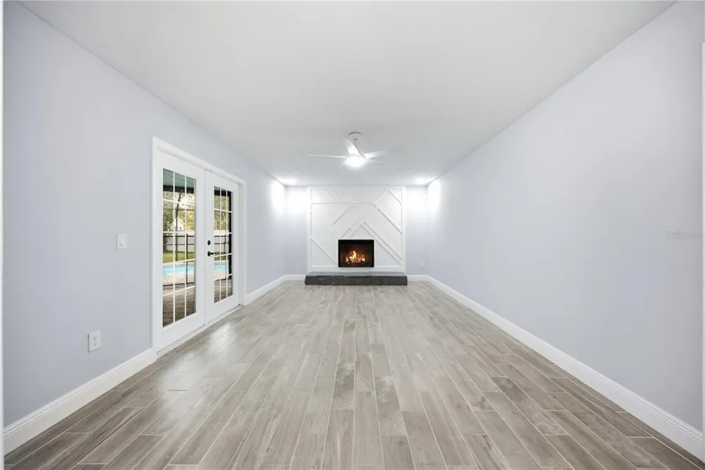 2005 RUSSELL DRIVE Tampa, FL 33618