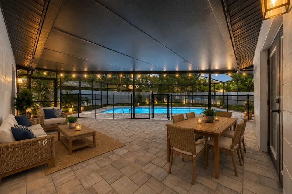 2005 RUSSELL DRIVE Tampa, FL 33618