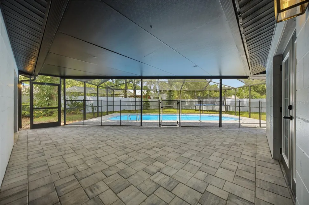 2005 RUSSELL DRIVE Tampa, FL 33618