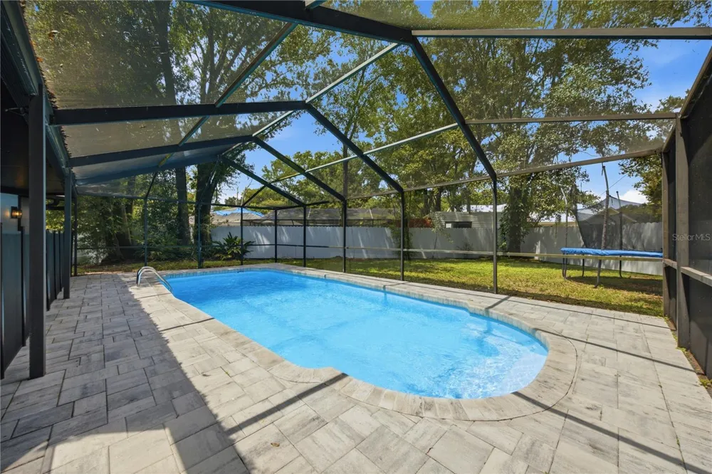 2005 RUSSELL DRIVE Tampa, FL 33618
