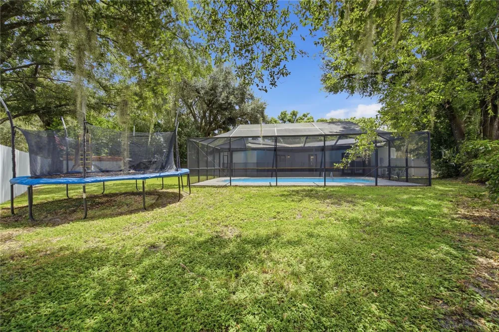 2005 RUSSELL DRIVE Tampa, FL 33618