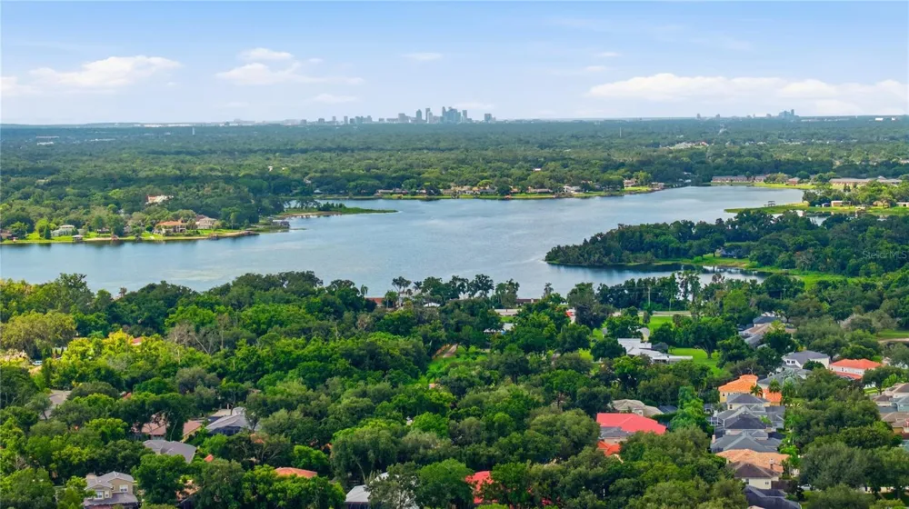 2005 RUSSELL DRIVE Tampa, FL 33618
