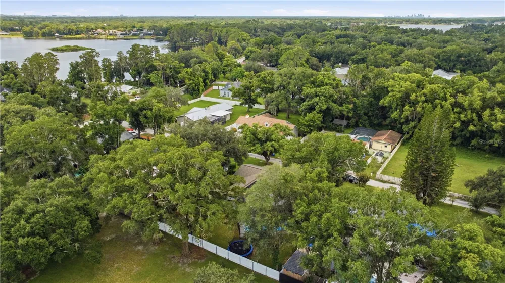 2005 RUSSELL DRIVE Tampa, FL 33618