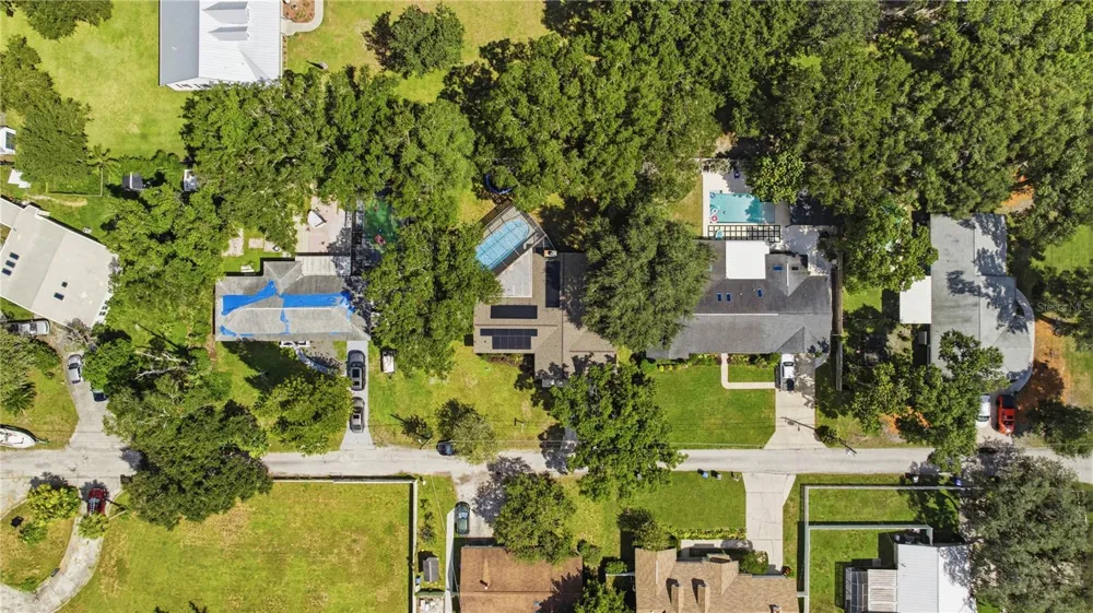 2005 RUSSELL DRIVE Tampa, FL 33618