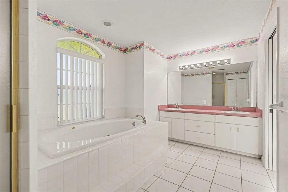 2500 62ND AVENUE S St Petersburg, FL 33712