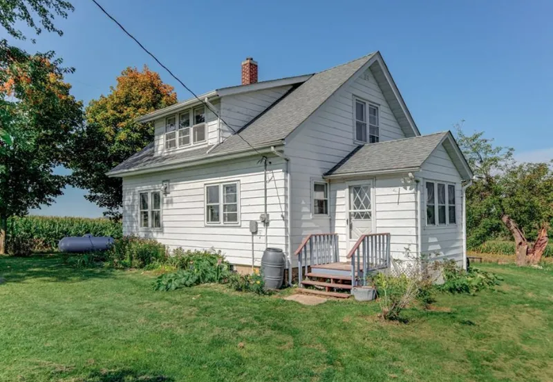 W3290 County Road G Elmwood, WI 54740