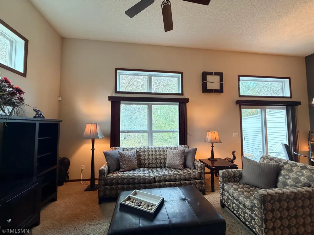 15392 Farnham Avenue Hugo, MN 55038