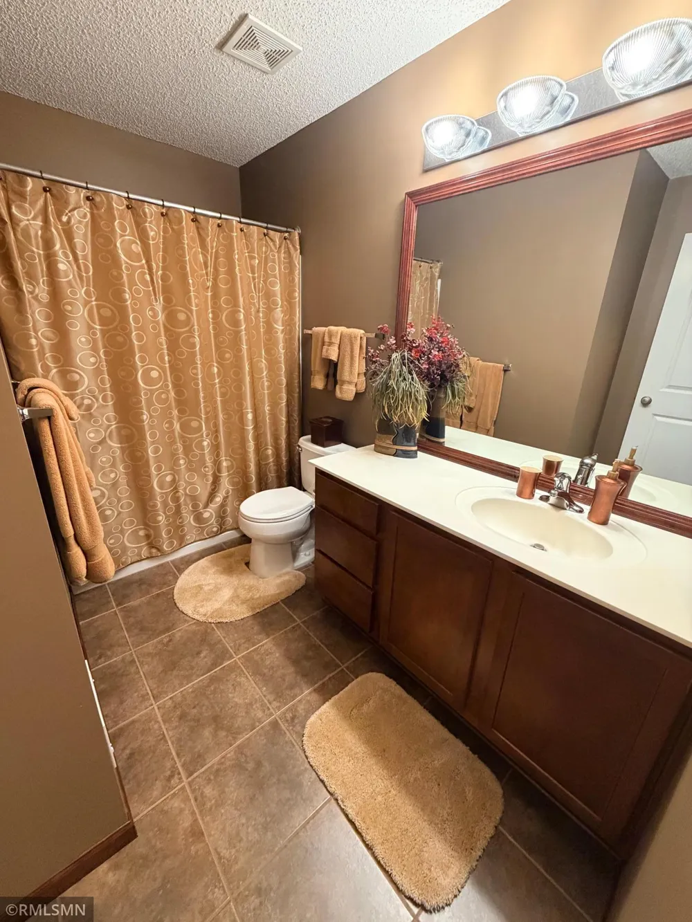 15392 Farnham Avenue Hugo, MN 55038