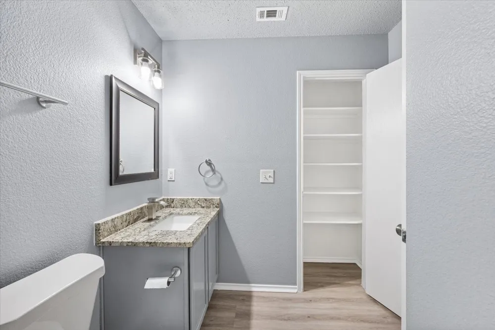1506 Waters Edge Drive Glenn Heights, TX 75154