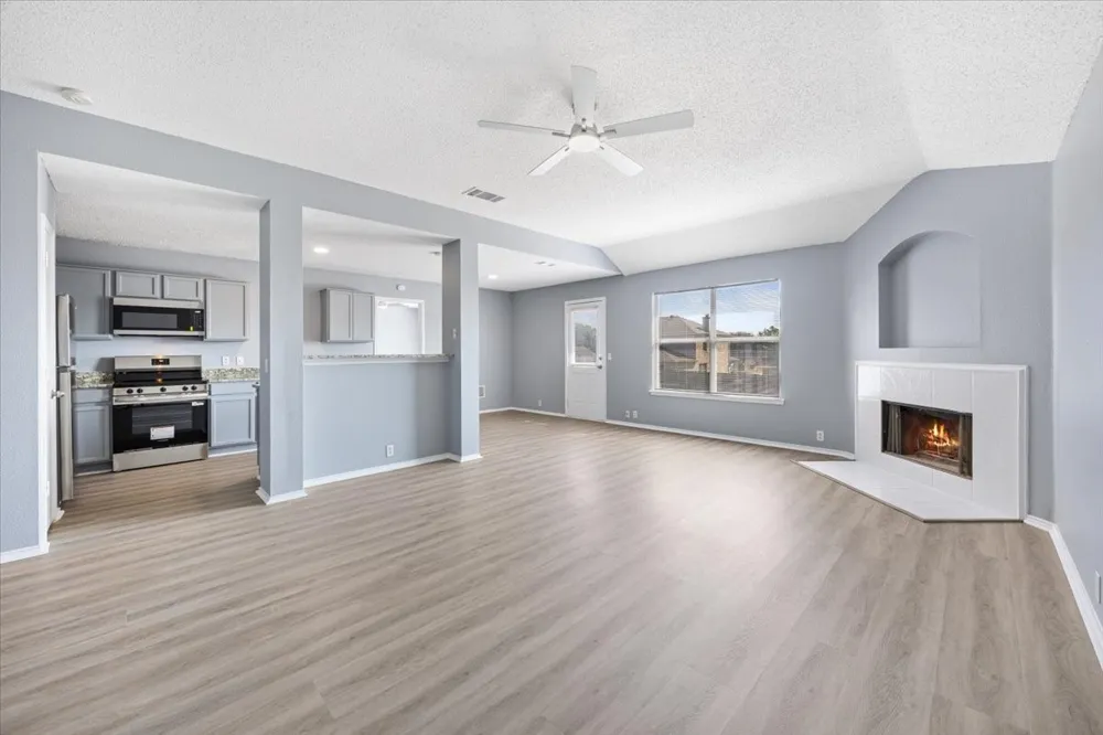 1506 Waters Edge Drive Glenn Heights, TX 75154