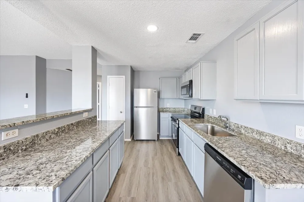 1506 Waters Edge Drive Glenn Heights, TX 75154