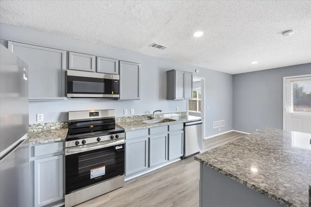 1506 Waters Edge Drive Glenn Heights, TX 75154