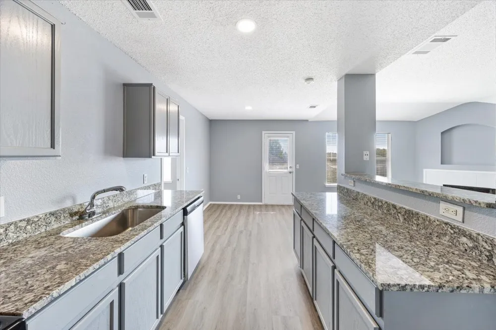 1506 Waters Edge Drive Glenn Heights, TX 75154