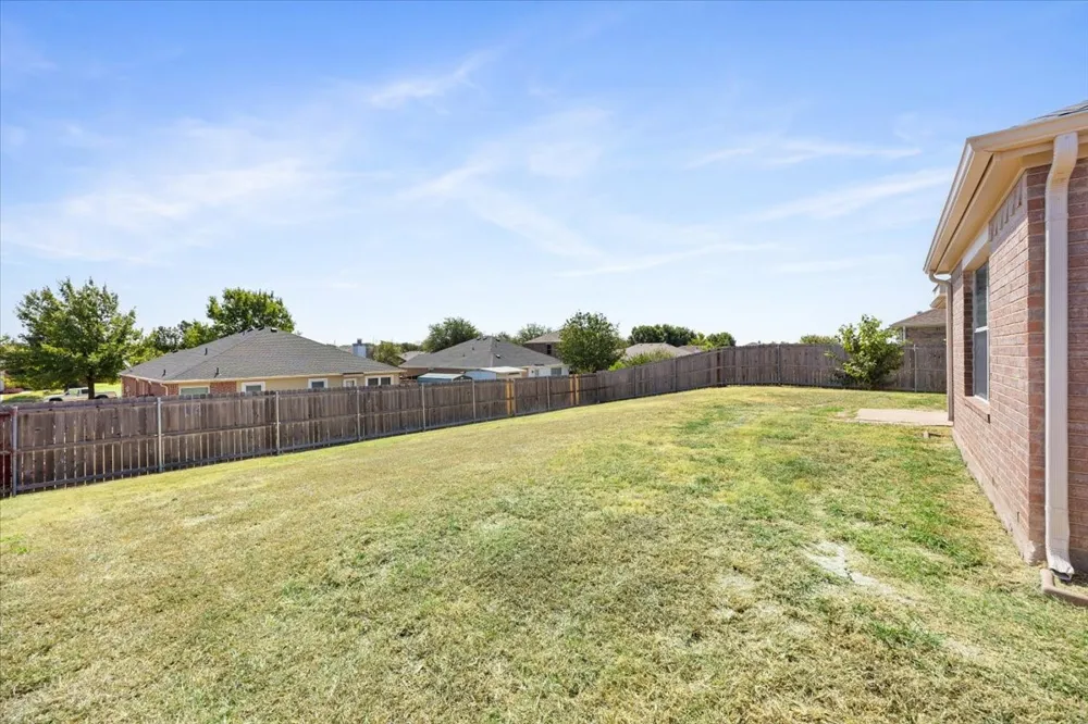 1506 Waters Edge Drive Glenn Heights, TX 75154