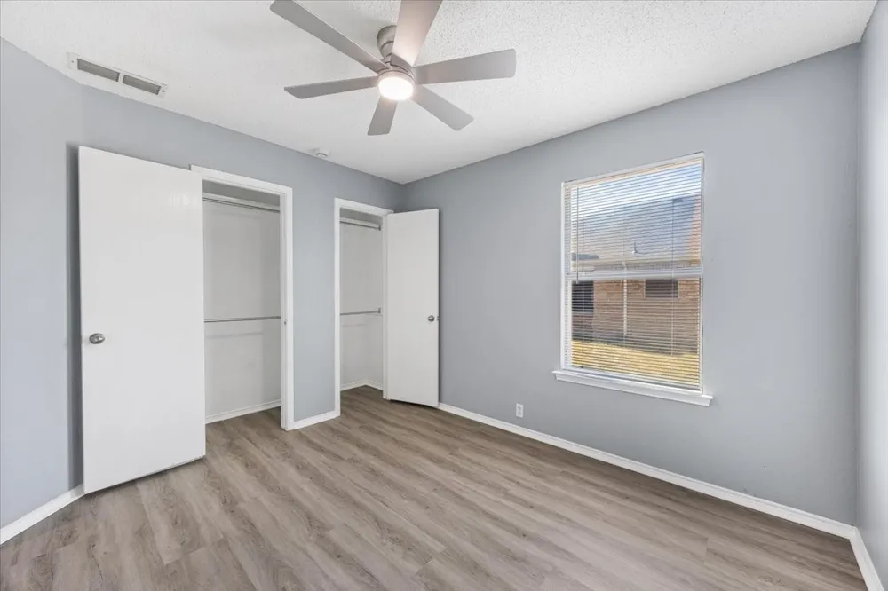 1506 Waters Edge Drive Glenn Heights, TX 75154