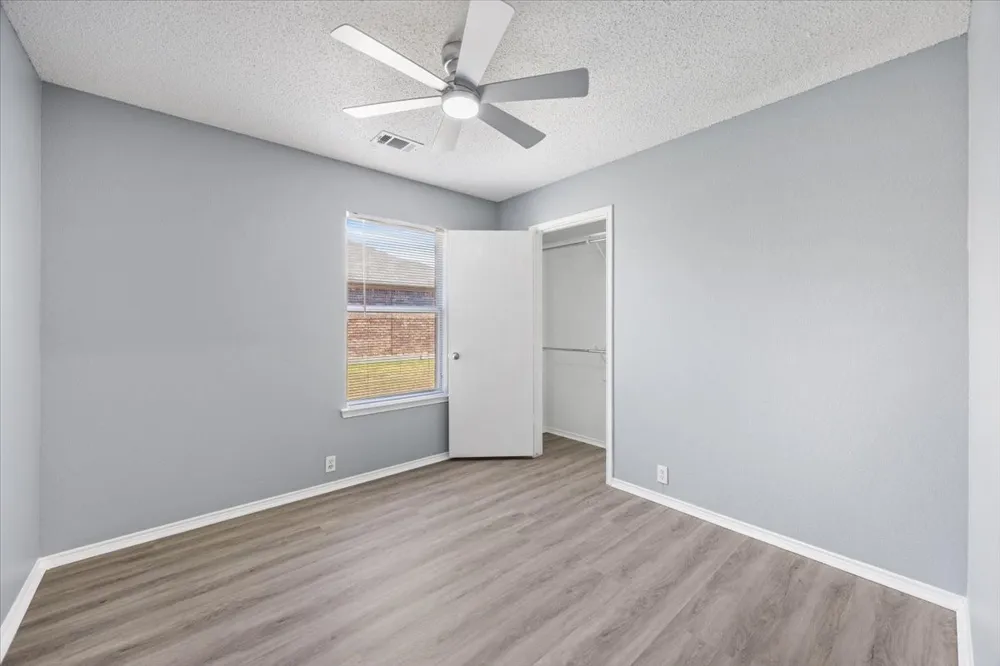 1506 Waters Edge Drive Glenn Heights, TX 75154