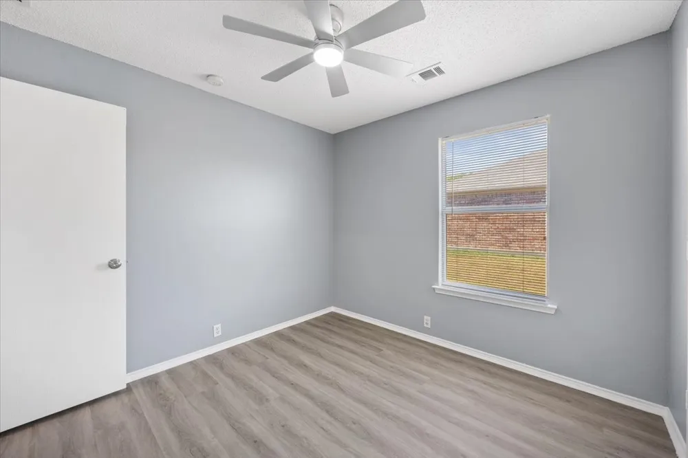 1506 Waters Edge Drive Glenn Heights, TX 75154