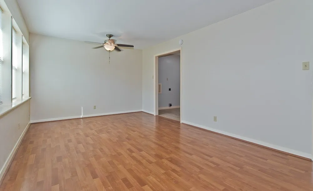 10843 Benbrook Drive Dallas, TX 75228