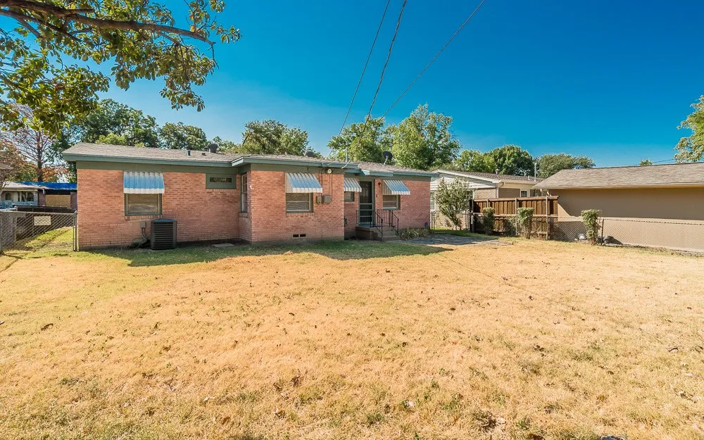 10843 Benbrook Drive Dallas, TX 75228