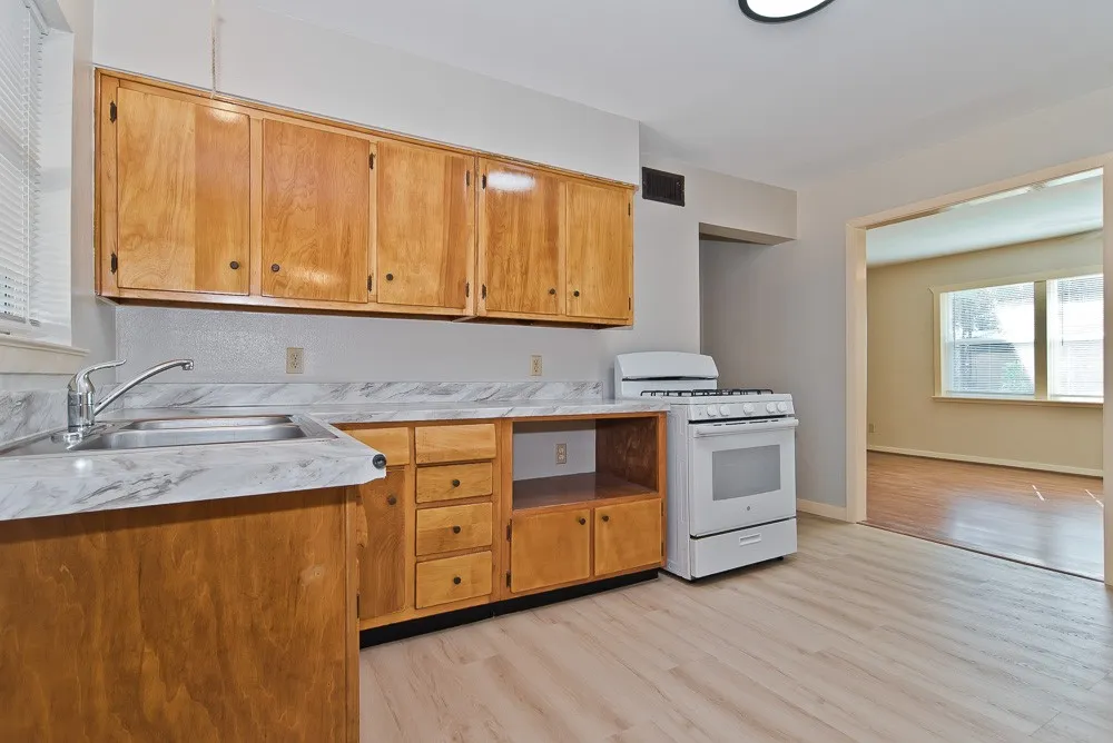 10843 Benbrook Drive Dallas, TX 75228