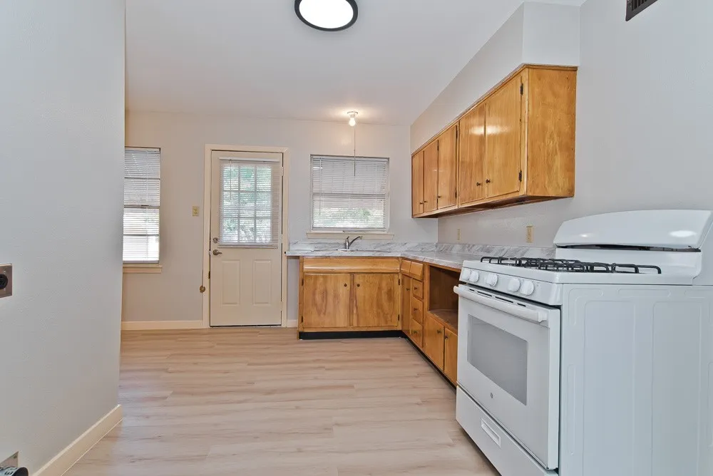 10843 Benbrook Drive Dallas, TX 75228