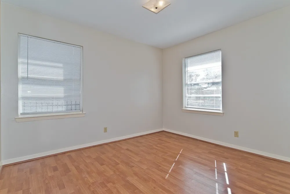 10843 Benbrook Drive Dallas, TX 75228