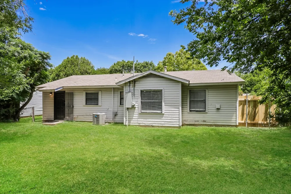 720 Emberwood Drive Dallas, TX 75232