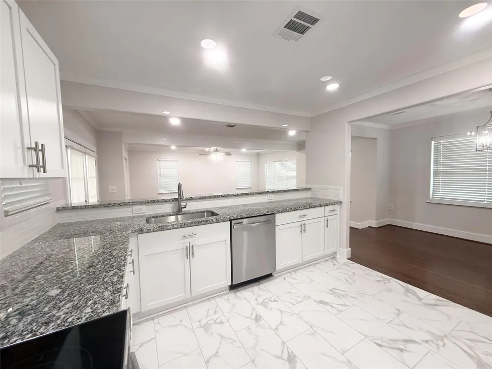 306 Wisteria Street Lake Jackson, TX 77566