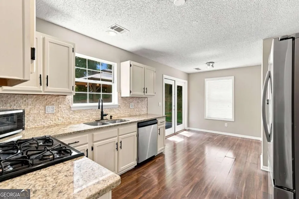4460 Whitt Station RUN NW Acworth, GA 30101