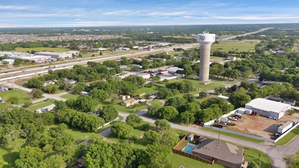 226 Carson Street Red Oak, TX 75154